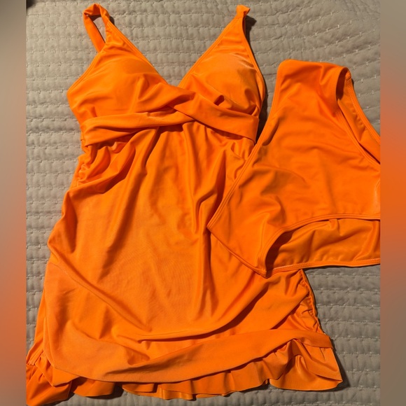 Vibrant Orange Women's One-Piece Swimsuit NWT - Picture 1 of 5